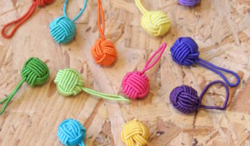 Hiya hiya yarn ball stitch markers