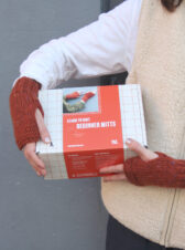 Learn-To-Knit-beginner-Mitts-Kit